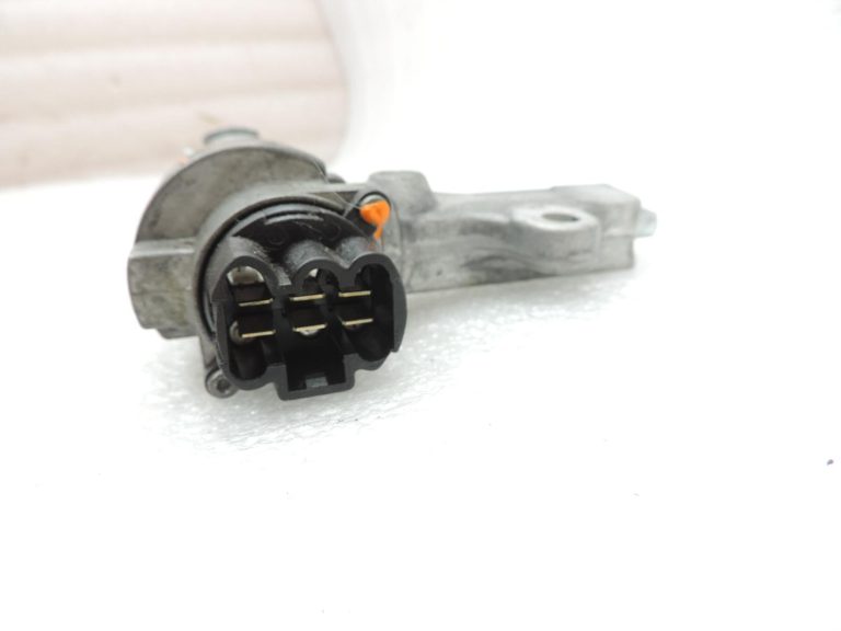 OEM Nissan Navara II D40 stūres bloķētājs D87004X025