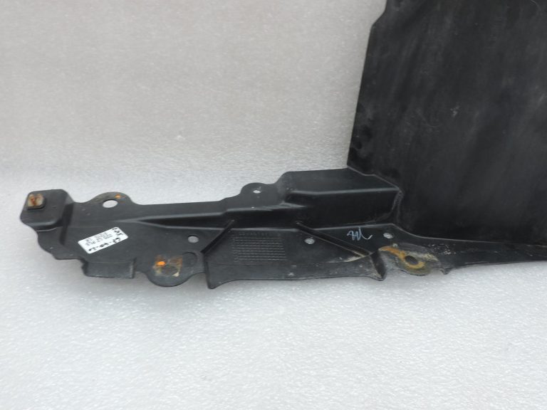OE Toyota Corolla E21 priekšējā labās puses apakšdaļas aizsardzība 5144302150