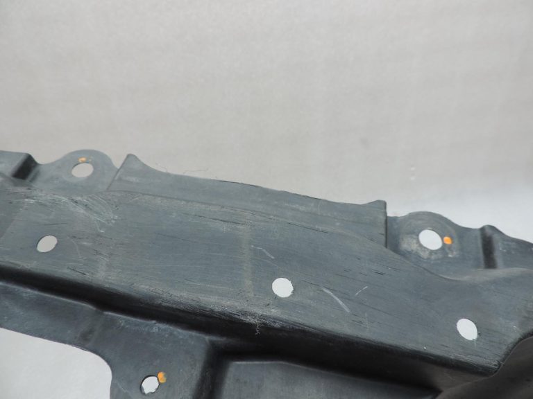 OE Toyota Corolla E21 priekšējā labās puses apakšdaļas aizsardzība 5144302150