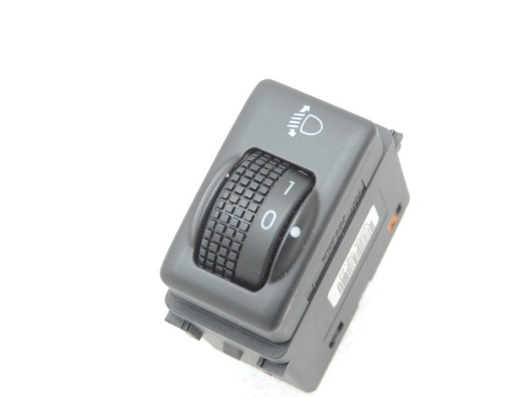 OEM Nissan Navara II D40 lukturu tāluma regulēšanas slēdzis 251905X00A