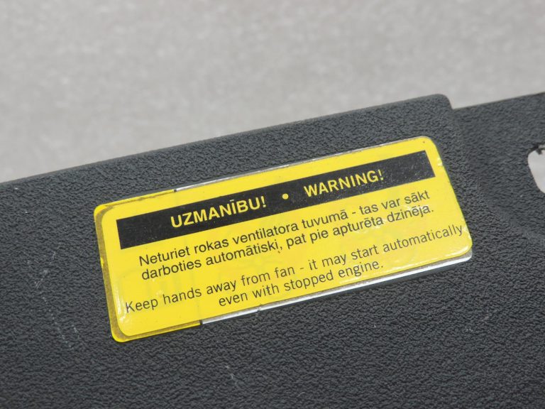 OE Toyota Corolla E21 1,2i 8NRFTS radiatora apdare (augšējā daļa) 5328902060