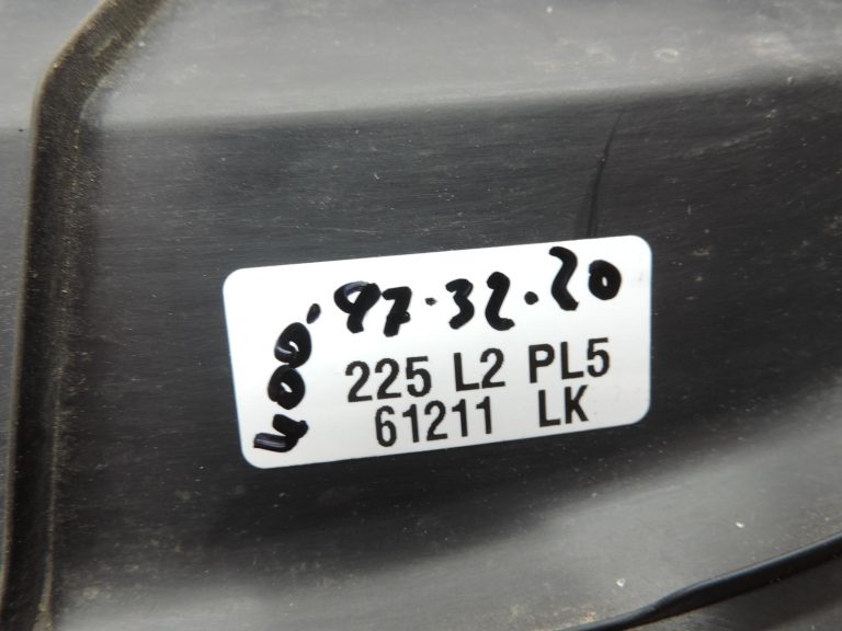 OE Toyota Corolla E21 1,2i 8NRFTS radiatora apdare (augšējā daļa) 5328902060