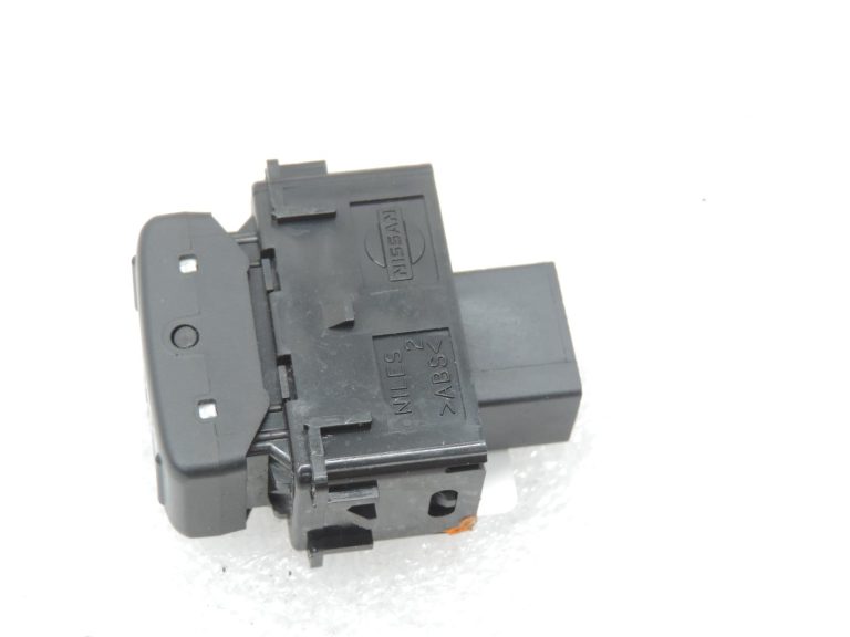 OEM Nissan Navara II D40 ZV slēdzis centrālajai atslēgšanai 252105X00A