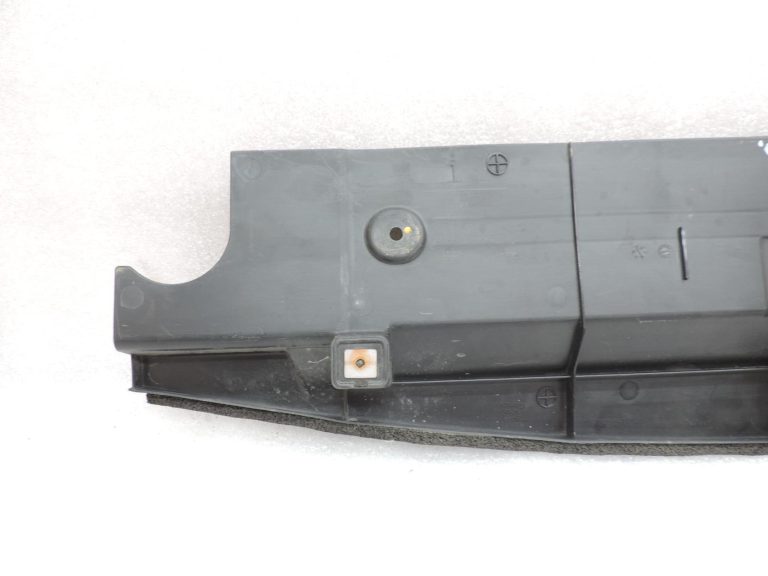 OE Toyota Corolla E21 1,2i 8NRFTS radiatora apakšējā apdare 165920T110