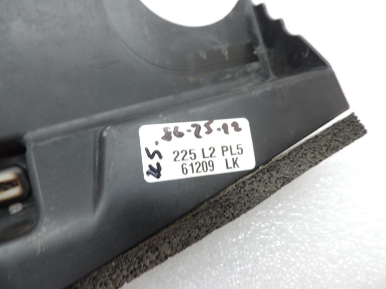 OE Toyota Corolla E21 1,2i 8NRFTS radiatora apakšējā apdare 165920T110
