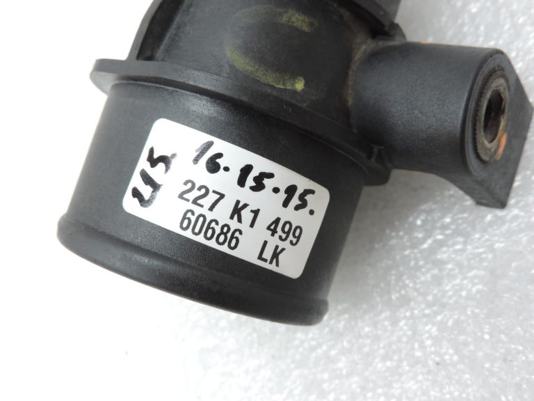OE Nissan Navara II D40 3.0DCi V6 V9X starpdzesēšanas gaisa caurule (labajā pusē) 144605X21C