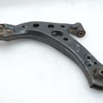 OE Toyota Corolla E21 priekšējais labais šķērssviras kronšteins 4806802330