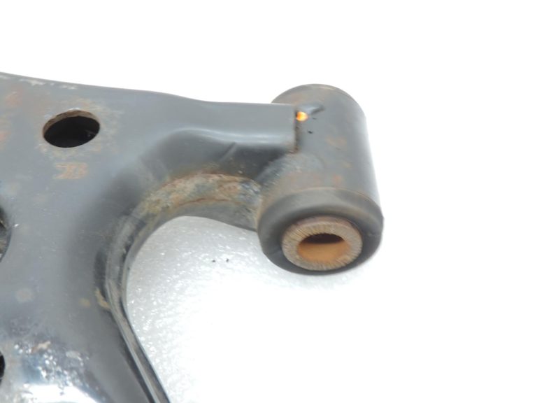 OE Toyota Corolla E21 priekšējais labais šķērssviras kronšteins 4806802330