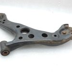 OE Toyota Corolla E21 priekšējais labais šķērssviras kronšteins 4806802330