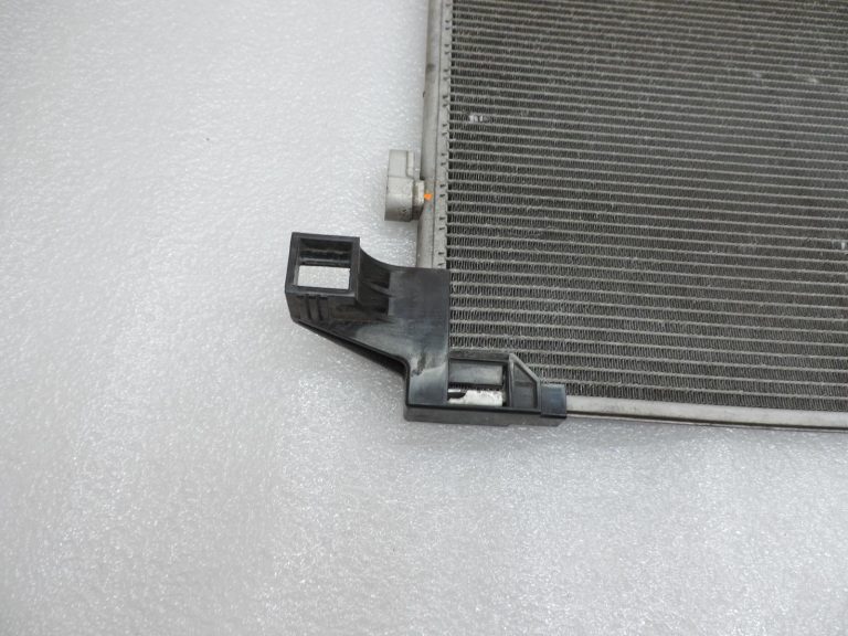 OE Toyota Corolla E21 1,2i 8NRFTS kondensators gaisa kondicionēšanas sistēmai 884A002030