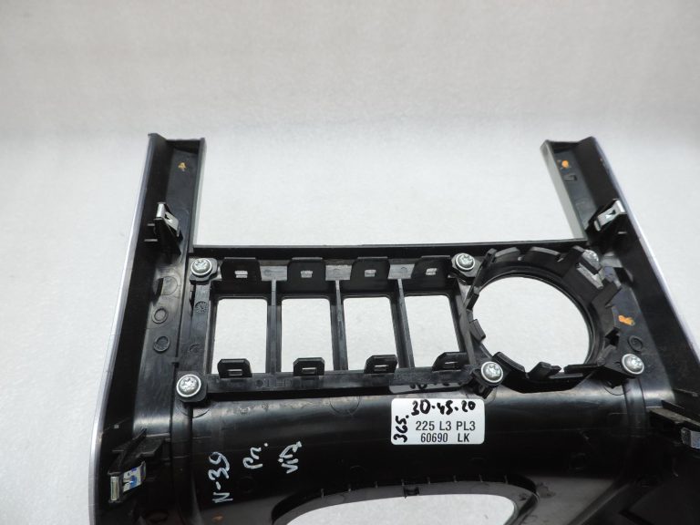 OE Nissan Navara II D40 viduskonsoļa apdare, pārsegs 969415X10A