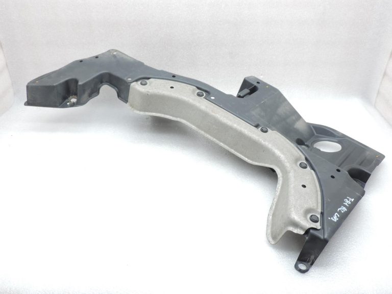OE Toyota Corolla E21 aizmugurējā labā puses apakšdaļas aizsardzība 5762702160