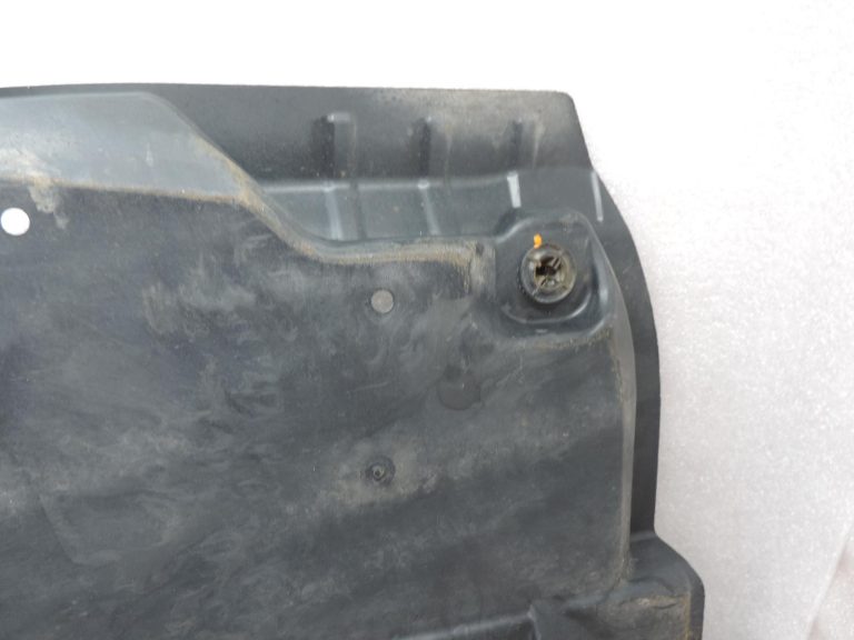 OE Toyota Corolla E21 apakšdaļas aizsardzība, labā puse, 5816502170