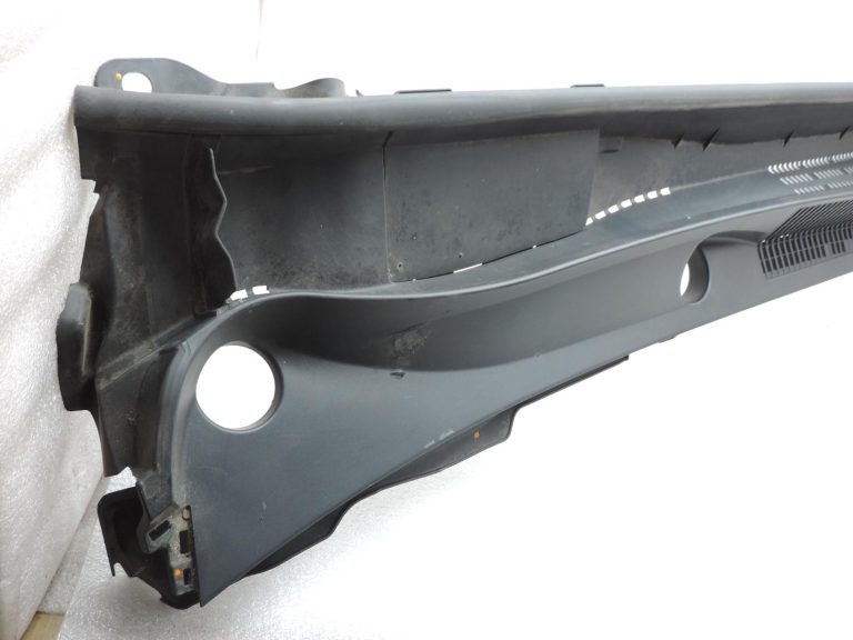 OE Toyota Corolla E21 priekšējā vējstikla apdare 5570802A20