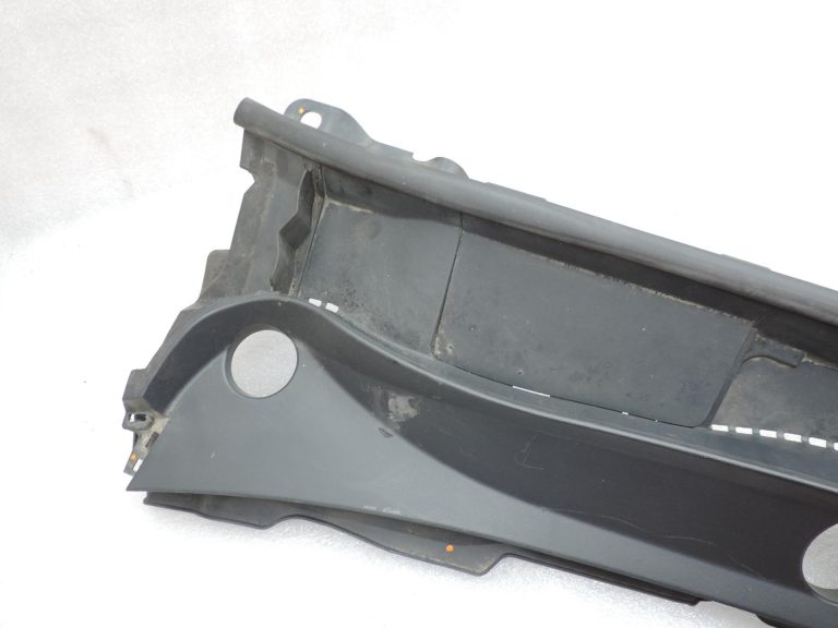 OE Toyota Corolla E21 priekšējā vējstikla apdare 5570802A20