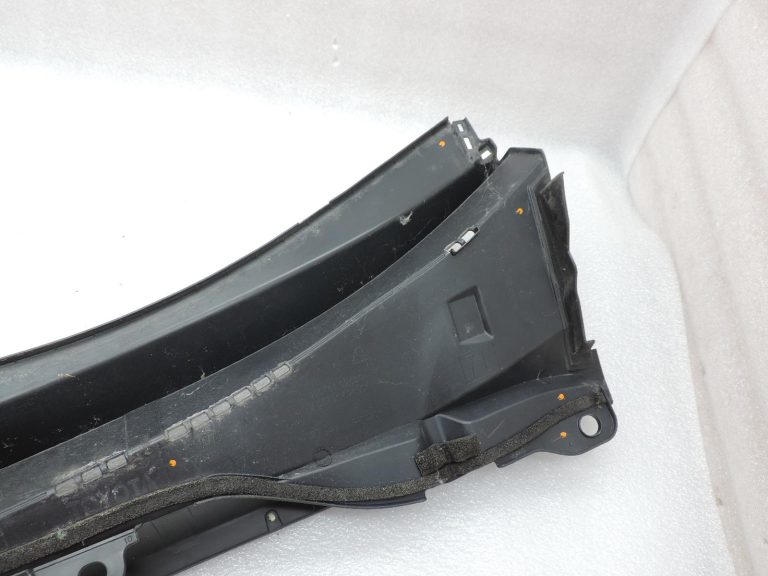 OE Toyota Corolla E21 priekšējā vējstikla apdare 5570802A20