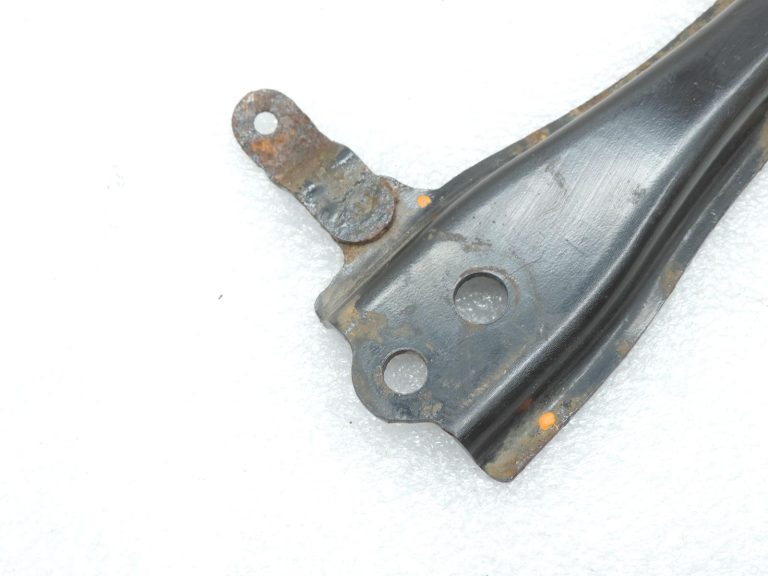 OE Toyota Corolla E21 priekšējās ass balsta pastiprinājums, kreisais 5110802110