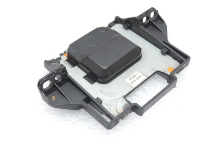 „Toyota Corolla E21“ GPS navigācijas antena 8686002080