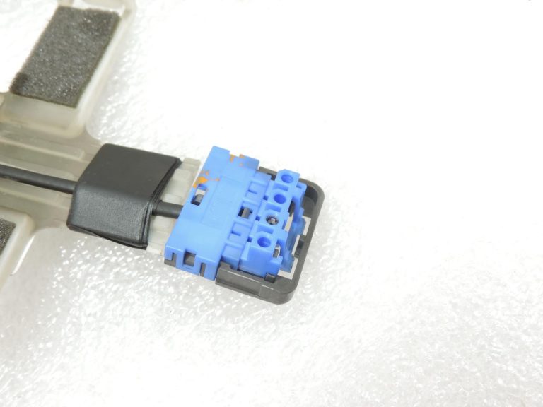 „Toyota Corolla E21“ GPS navigācijas antenas vadu komplekts 8610102F40