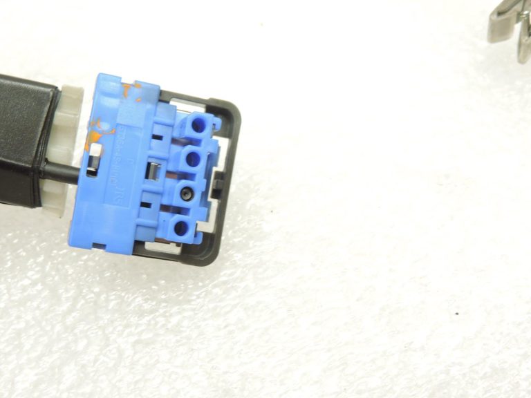 „Toyota Corolla E21“ GPS navigācijas antenas vadu komplekts 8610102F40