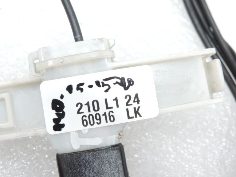 „Toyota Corolla E21“ GPS navigācijas antenas vadu komplekts 8610102F40