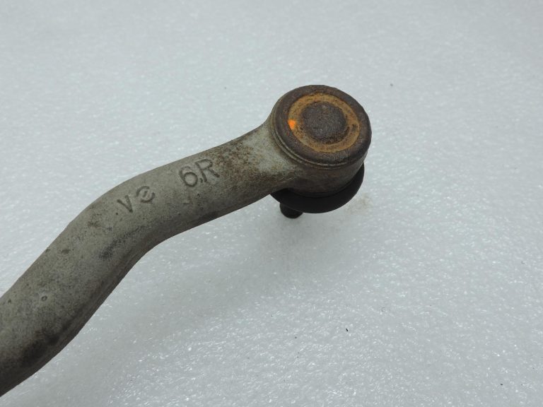 OE Toyota Corolla E21 priekšējā labā puses stūres stieņa 45046F9010