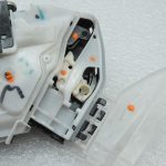 OE Toyota Corolla E21 priekšējās labās puses durvju slēdzene 6903002511