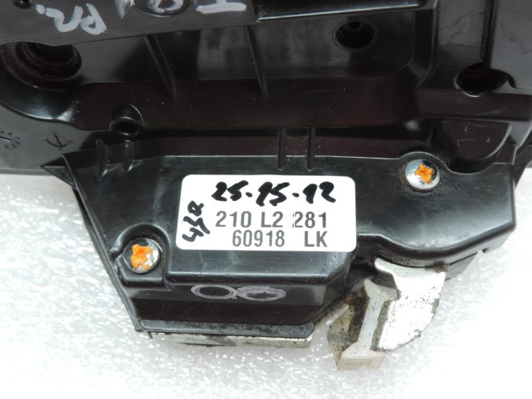 OE Toyota Corolla E21 priekšējās labās puses durvju slēdzene 6903002511