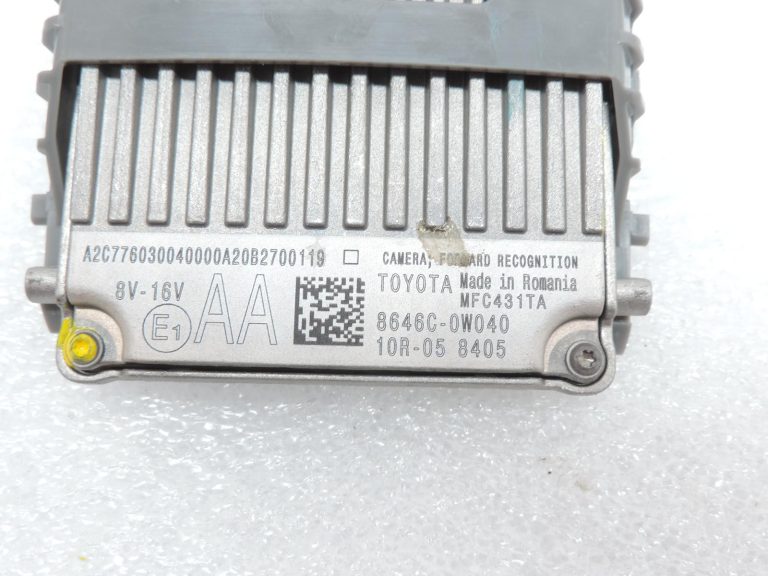 Oe Toyota Yaris IV XP210 priekšējā kamera, sensoru priekšā 8646C0W040