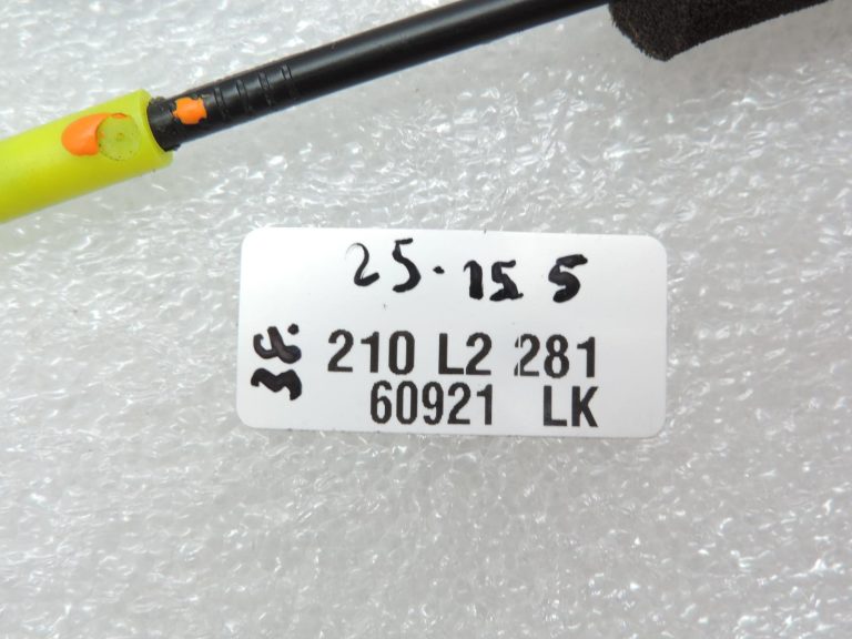 OE Toyota Corolla E21 aizmugurējās durvju slēdzenes trose 6973002330 6977002430
