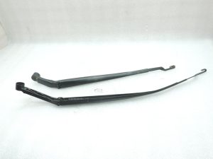OE Toyota Corolla E21 priekšējie tīrītāju sviras komplekts 8521102430 8522102410