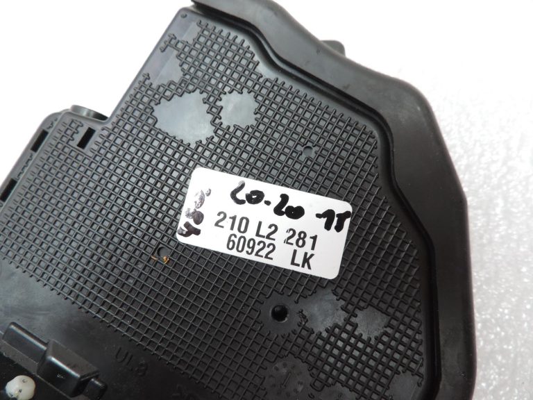 OE Toyota Corolla E21 aizmugurējā kreisā durvju slēdzene 6906002610
