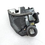 OE Toyota Corolla E21 aizmugurējās labās puses durvju slēdzene 6905002610