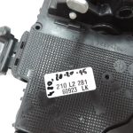 OE Toyota Corolla E21 aizmugurējās labās puses durvju slēdzene 6905002610