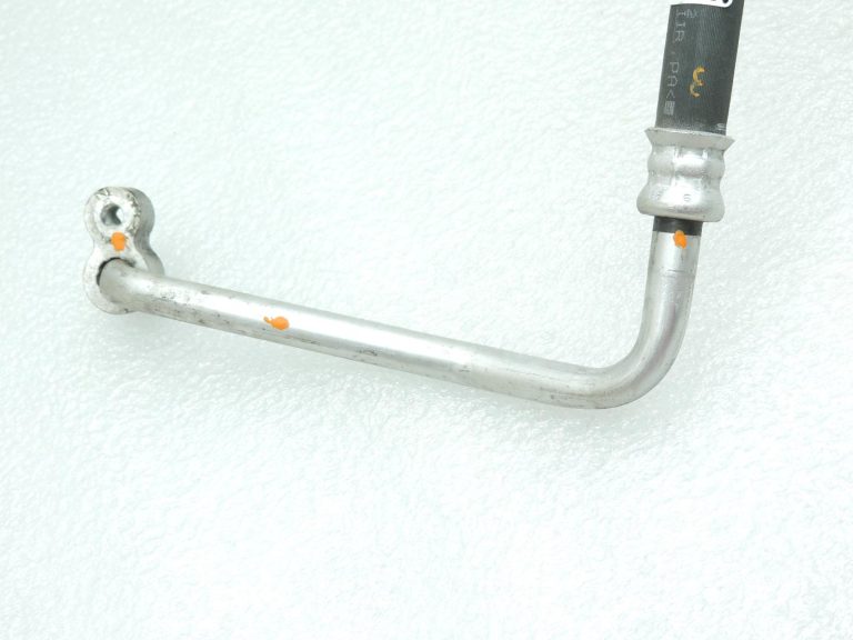 Toyota Corolla E21 1,2i 8NRFTS gaisa kondicionēšanas caurule 8870302C90