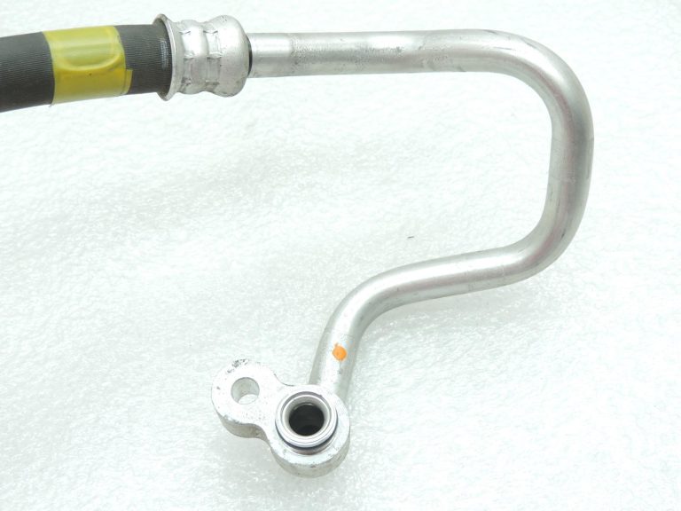Toyota Corolla E21 1,2i 8NRFTS gaisa kondicionēšanas caurule 8870302C90