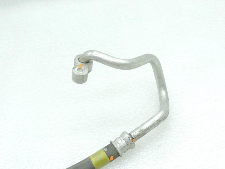 Toyota Corolla E21 1,2i 8NRFTS gaisa kondicionēšanas caurule 8870302C90