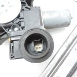 OE Toyota Corolla E21 priekšējā kreisā loga pacēlājs ar motoru 6982002741