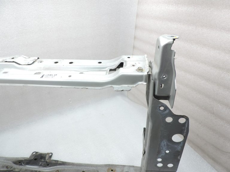 OE Toyota Corolla E21 1,2i 8NRFTS radiatora kronšteina rāmis 5302802060 5320502320