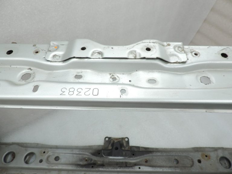 OE Toyota Corolla E21 1,2i 8NRFTS radiatora kronšteina rāmis 5302802060 5320502320