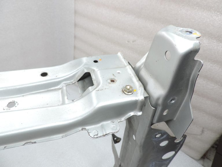 OE Toyota Corolla E21 1,2i 8NRFTS radiatora kronšteina rāmis 5302802060 5320502320