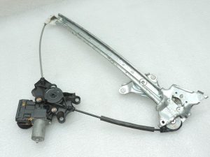 OE Toyota Corolla E21 priekšējā labā loga pacēlājs ar motoru 6982002741