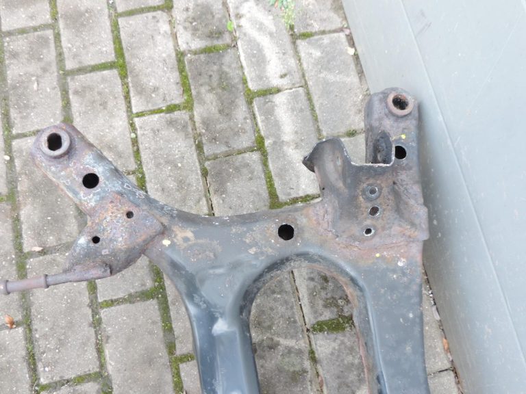 OE Toyota Corolla E21 1,2i 8NRFTS aizmugurējās ass balsts 5120602080