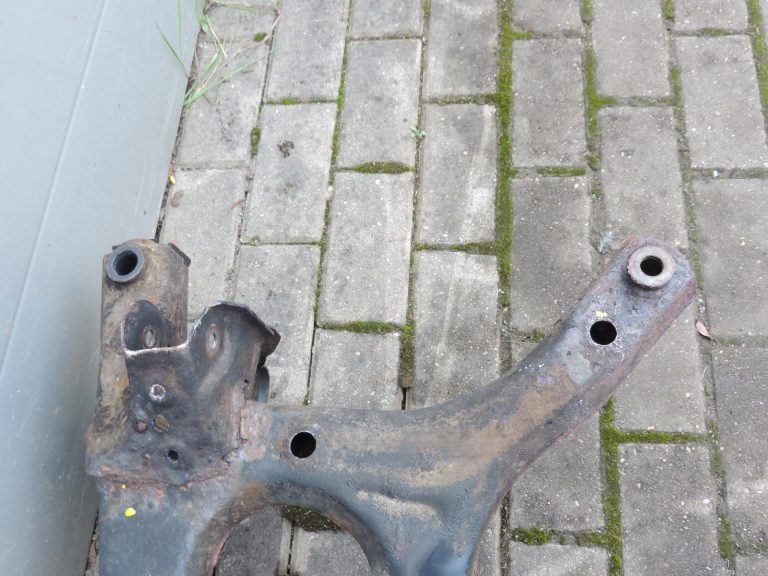 OE Toyota Corolla E21 1,2i 8NRFTS aizmugurējās ass balsts 5120602080