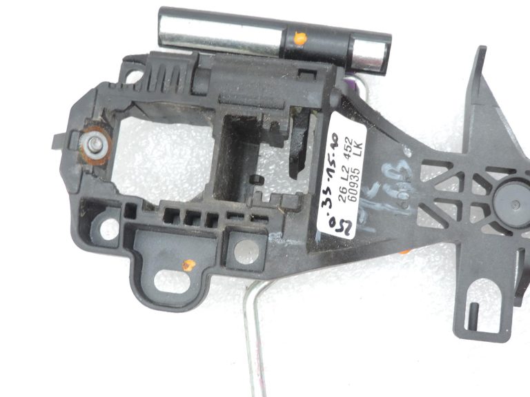 OE Toyota Corolla E21 ārējā durvju roktura stiprinājums priekšā pa labi 6920102320