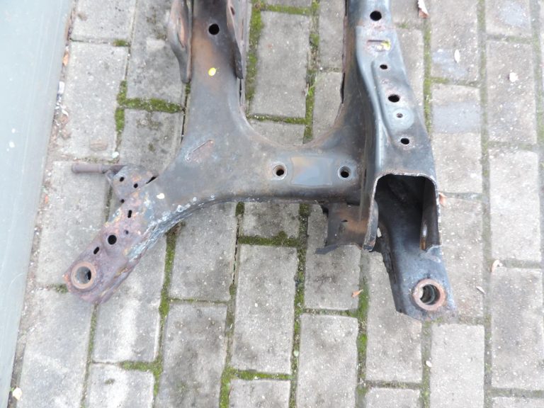 OE Toyota Corolla E21 1,2i 8NRFTS aizmugurējās ass balsts 5120602080