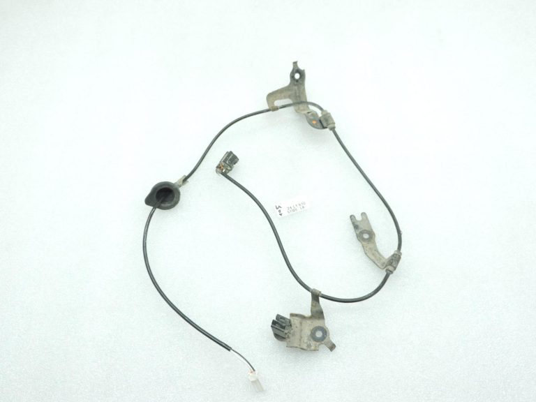 Oe Toyota Yaris IV XP210 apgriezienu sensora ABS kabelis, aizmugurē labajā pusē 89516K0030