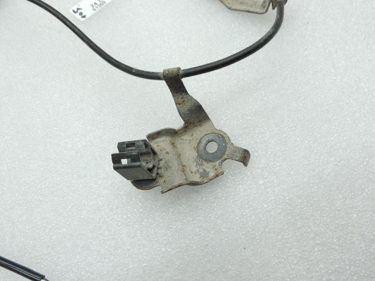 Oe Toyota Yaris IV XP210 apgriezienu sensora ABS kabelis, aizmugurē labajā pusē 89516K0030