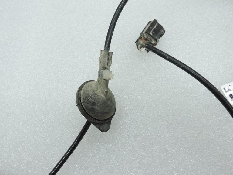 Oe Toyota Yaris IV XP210 apgriezienu sensora ABS kabelis, aizmugurē labajā pusē 89516K0030