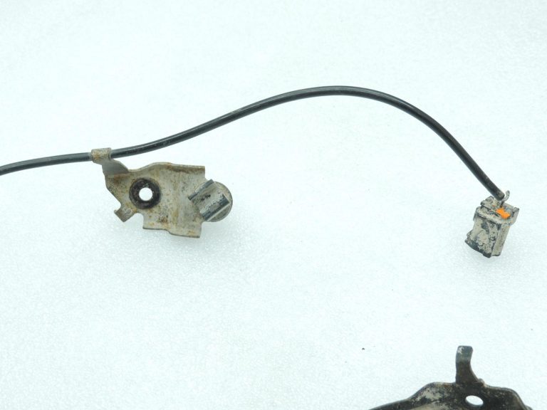 Oe Toyota Yaris IV XP210 apgriezienu sensora ABS kabelis, aizmugurē pa kreisi 89516K0030